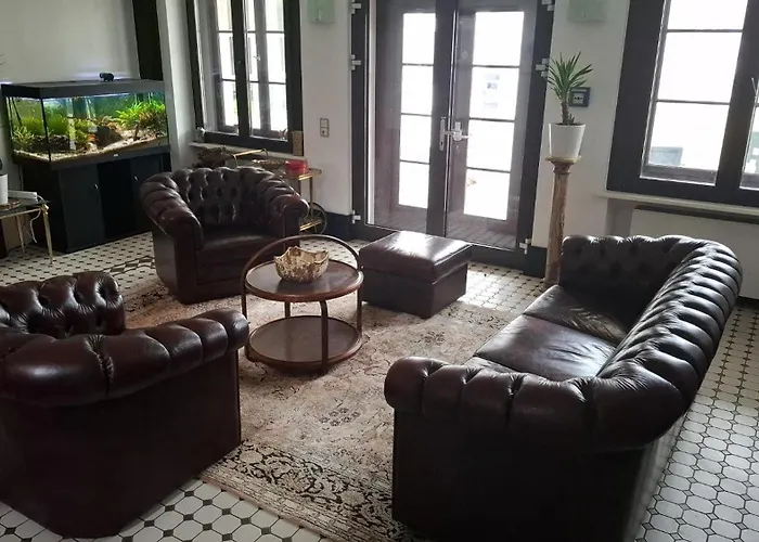 Die Villa, Zimmer 23, Ez
